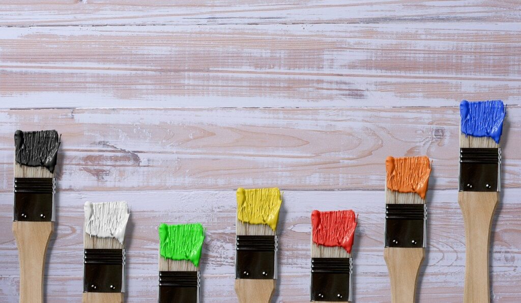 Pinsel Holz Farben Holzgarage streichen Tipps