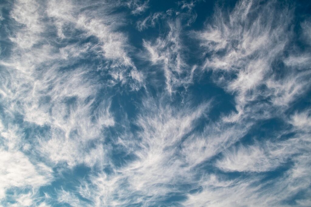 Himmel Wolken Horizont blau Erzengel Haniel – Ein Überblick